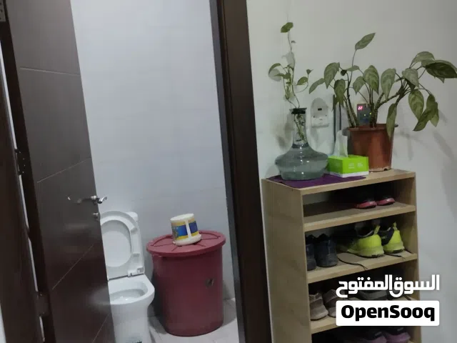 room for rent salwa only one person srilanka or Indian
