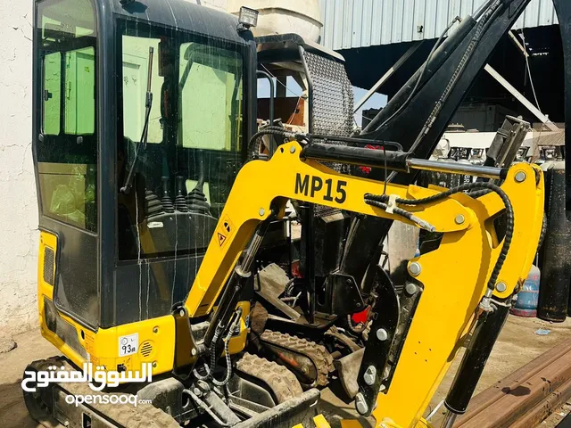 Mini hydraulic excavator