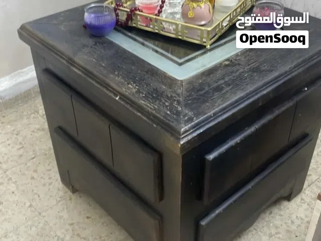 طاولتين وسط