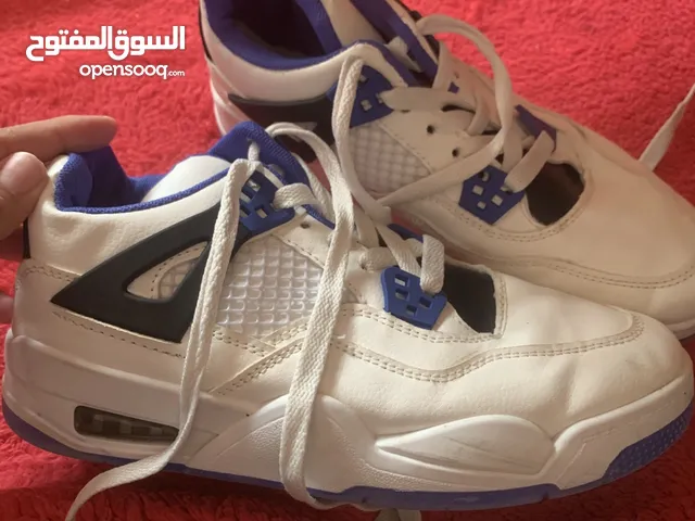 White Comfort Shoes in Ramallah and Al-Bireh