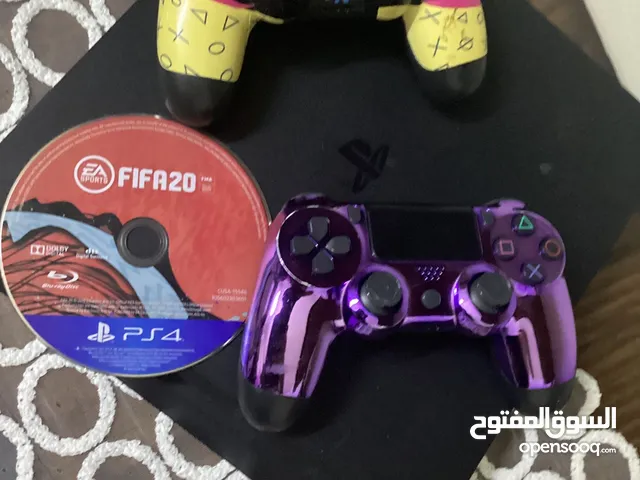 بلاستيشن 4 للبيع نضيفة
