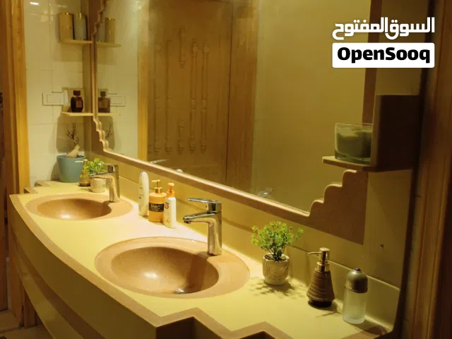 مغسلتين متصله بحاله جيده للبيع جده حي الاجواد