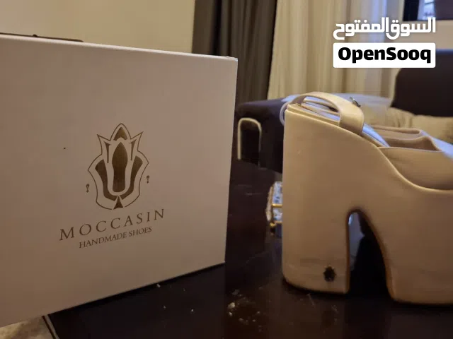 كعب طبي أعراس إرتفاع 20 cm نمرة 37 ماركة MOCCASIN