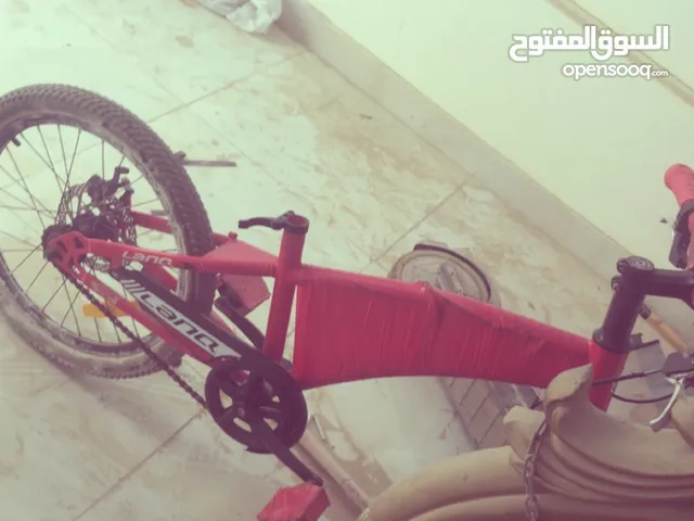 سيكل مستعمل للبيع نظيف و كرسيه معه يتركب و يرتفع و يتنزل السيكل اموره طيبه و جديد