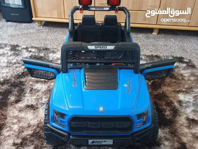 سياره اطفال للبيع بحالة الوكاله حجم جامبو 4 ماتورات بحاجه الى بطاريه فقط