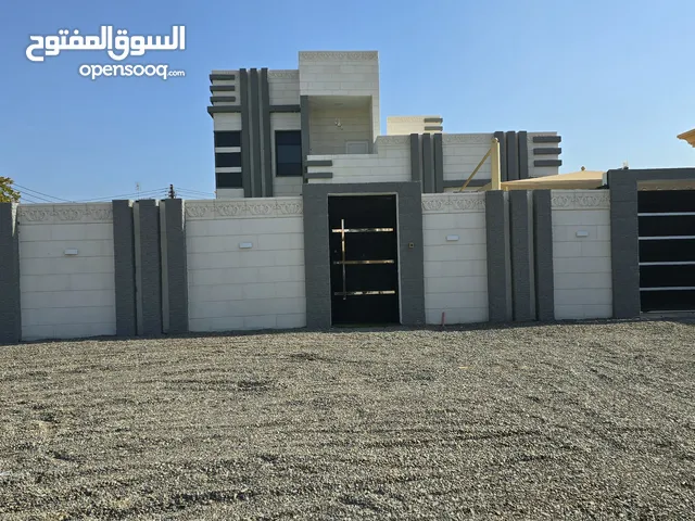 385 m2 5 Bedrooms Townhouse for Sale in Al Batinah Sohar