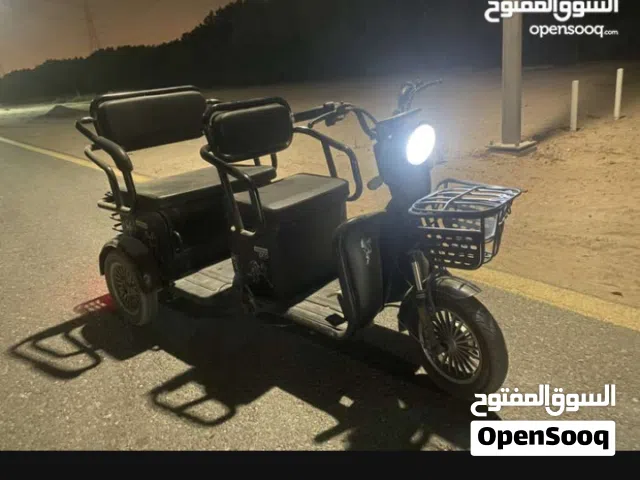 دراجه ثلاث تواير