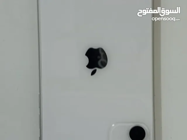 ايفون 11 العادي نضيف ما يشكي من شي