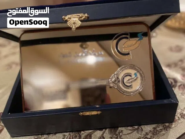 صناديق ودروع للبيع