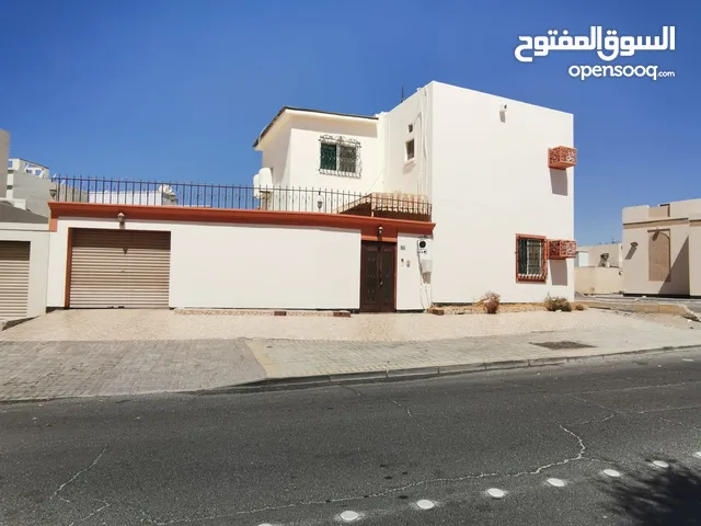 300 m2 More than 6 bedrooms Townhouse for Rent in Northern Governorate Madinat Hamad