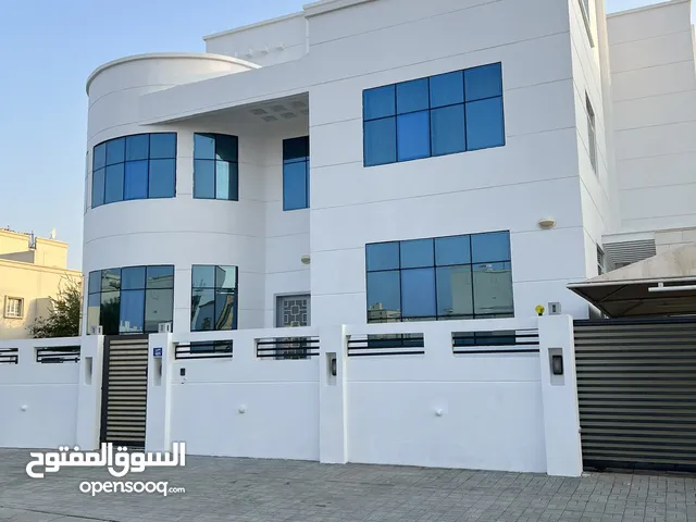 370m2 More than 6 bedrooms Villa for Sale in Muscat Seeb