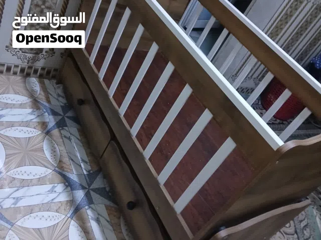 سرير طفل هزاز