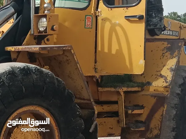 جرافة فولفو قياس 4400
