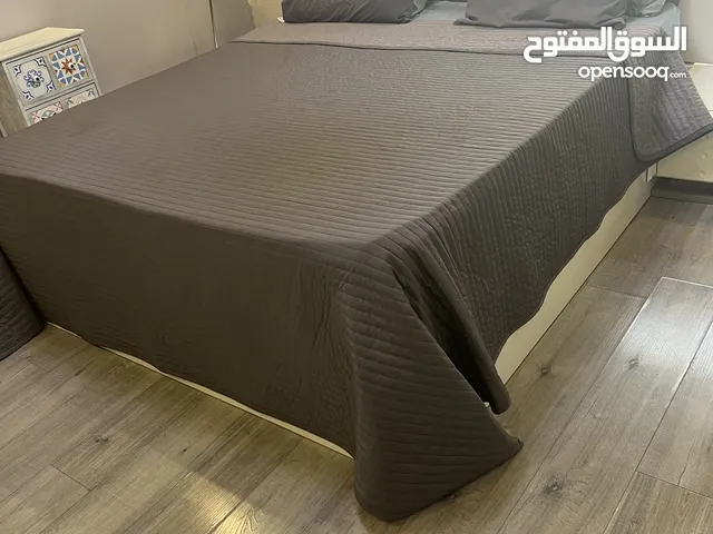 غرفة نوم مستعملة للبيع بدون فرشة