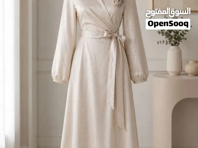 فساتين جديده  بسعر حرق   10 لكل قطعة