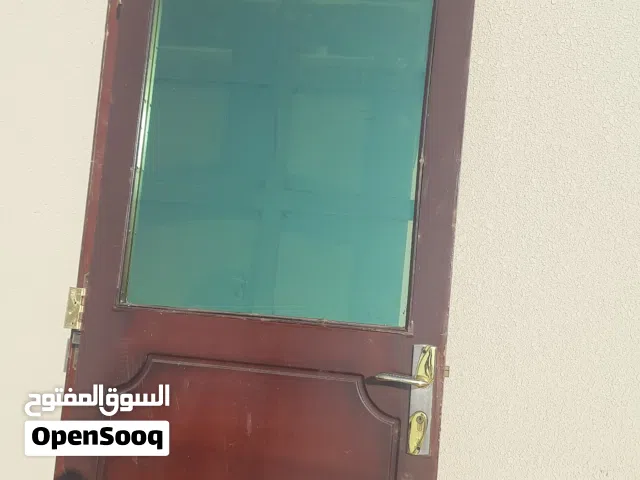 باب  خشب متوفر اثنين مع الفريم