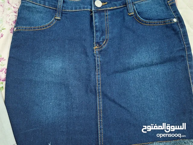 للبيع تنانير جينز قصيره بالوان مختلفه