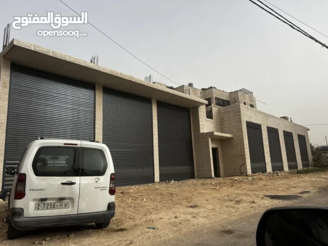 مخازن للايجار قريب من الشارع الرئيسي