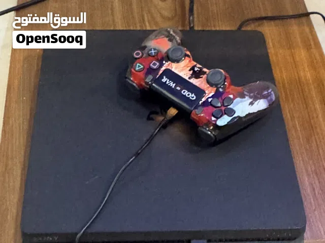 PS4 slime نضيف جدا مع جهازين وألعاب الموجوده فالصور وتوصيل والدفع عند الاستلام