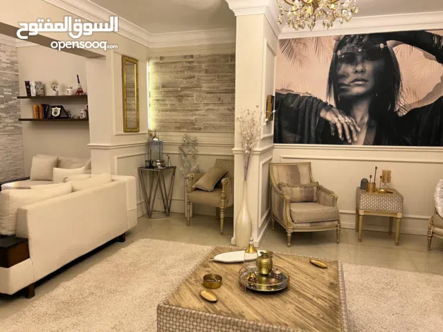 215 m2 4 Bedrooms Apartments for Sale in Giza Sheikh Zayed