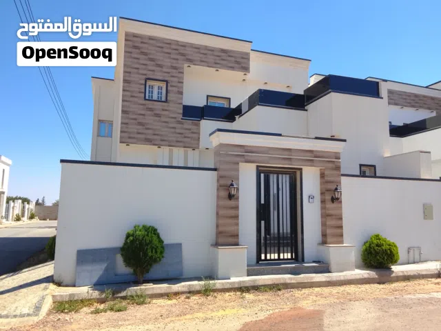220 m2 5 Bedrooms Villa for Rent in Tripoli Ain Zara