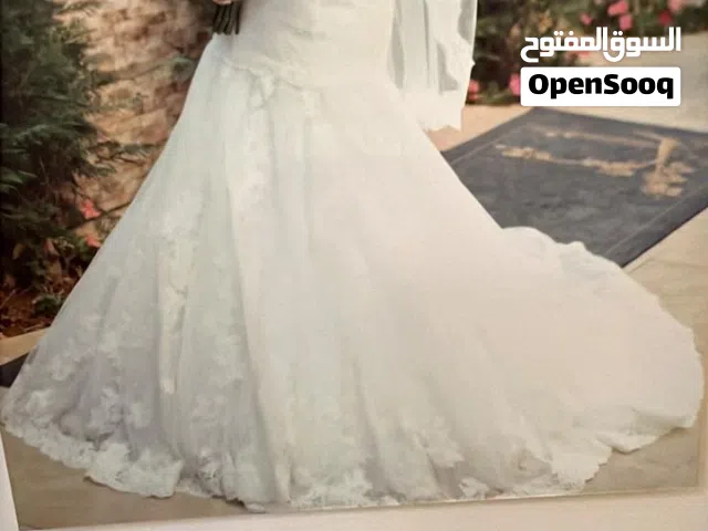 فستان العرس بحالة ممتازة