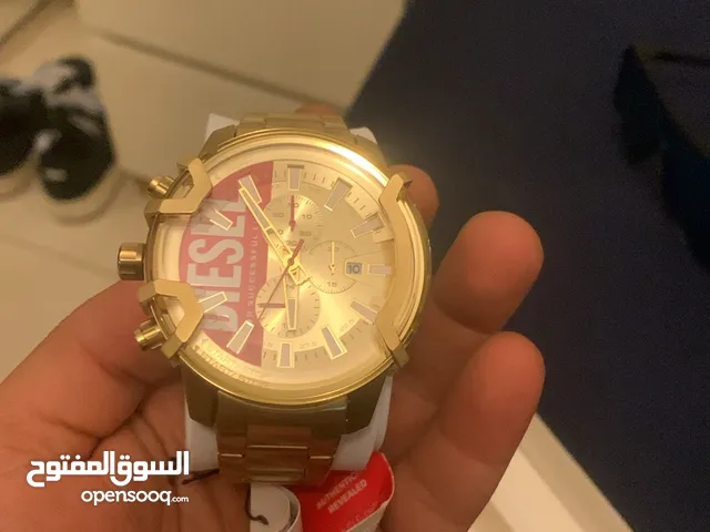ساعة ديزل اصليه بالكرتونه
