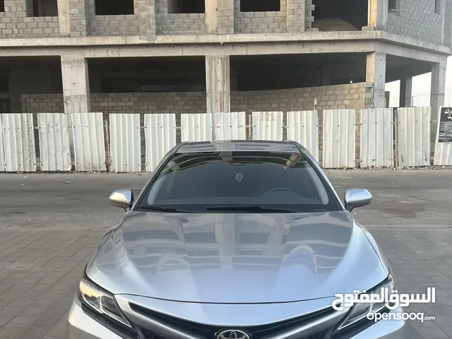كامري se 2018 نظافة نادرة للبيع أو البدل