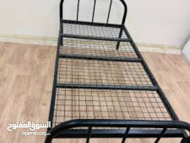 سرير حديد نفر