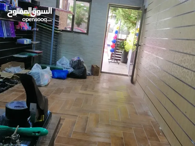 الواح خشب تعليق للبيع لون بيج ولون اسود عدد 7 الواح. مع تعاليق أو بدون
