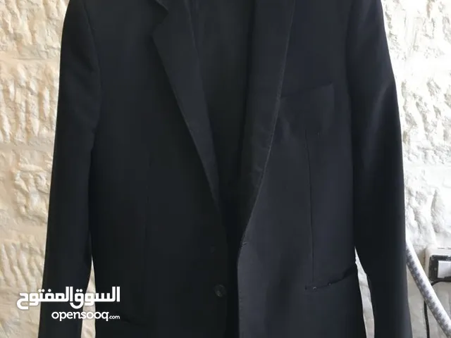 Stylish van gilMen's Suits – Like New Condition!  Arabic: بدلات رجالية أنيقة من بيرتون – حالة كالجدي