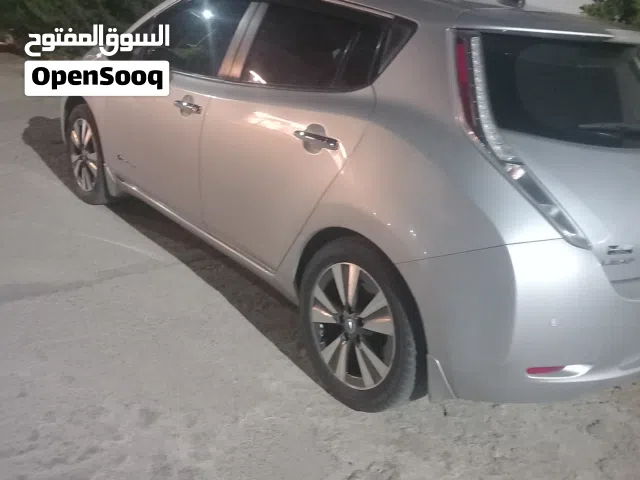 2013 نيسان ليف SL