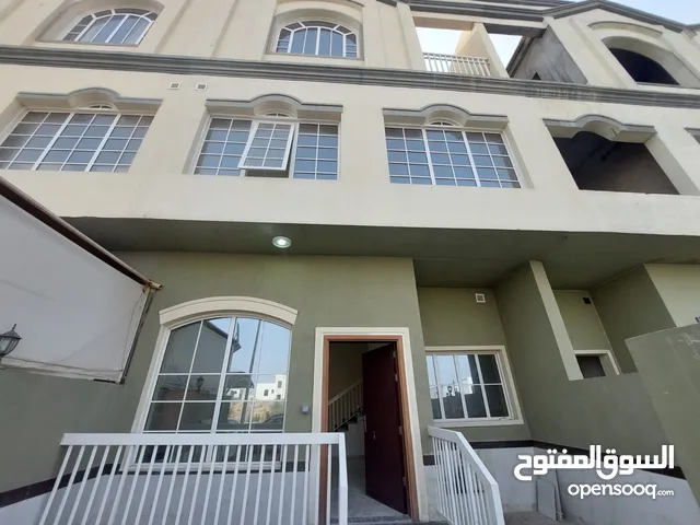 تاون هاوس للايجار السنوي في عجمان الزاهية قريب من شارع محمد بن زايد - قريب من جميع المخارج- عجمان