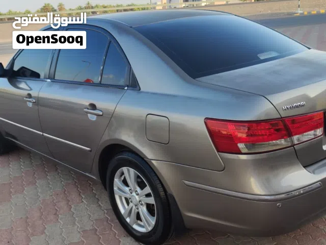 للبيع هايونداي سوناتا مديل 2010 لا تشتكي من اي شي  السياره في قمة النظافه تم عمل لها صيانة بالكامل.