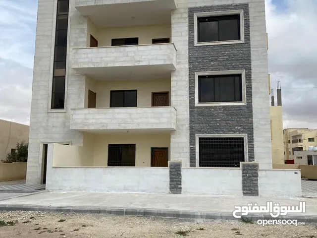 شقق طابقيه في المزار الجنوبي