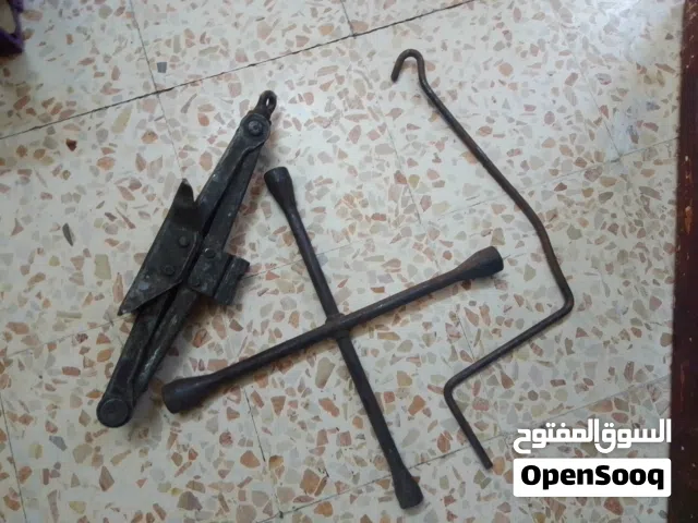 جك ومفتاح جنط وحديدته