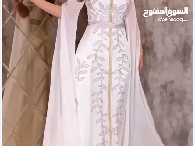 فستان جديد مش ملبوس