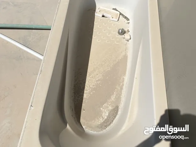للبيع بانيو الطول 170 في 27 والعمق 37 For sale bathtub 170x27 and depth is 37