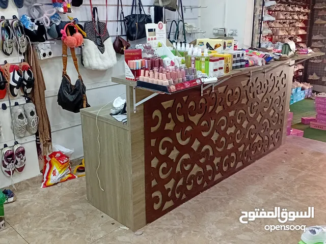 طاولة كاش تصلح لمحل تجاري
