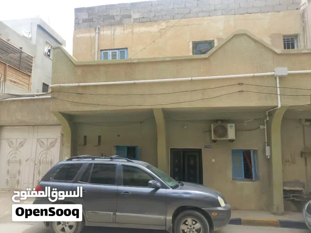 حوش ارضي يتكون من دورين موقع المنزل وراء كازوز 84 لكماليات السيارات