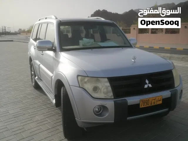 2010 ميتسوبيشي باجيرو GLS