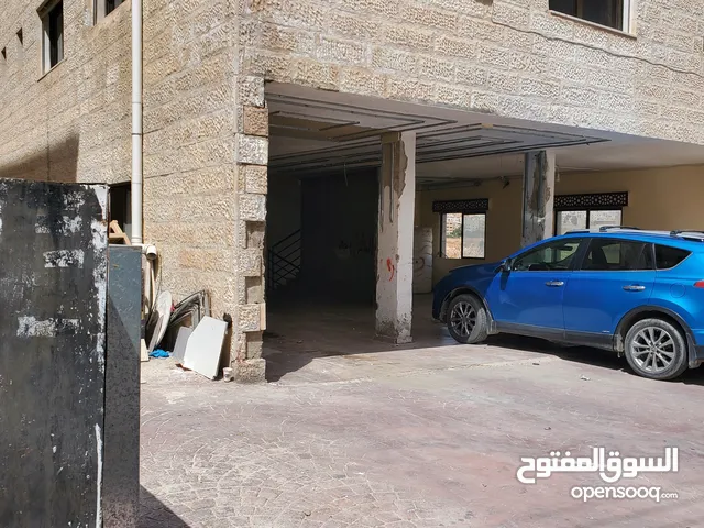شقة قي جبل الزهور مأهولة بحي حديث مطلة وجاهزة للسكن لم تسكن من قبل