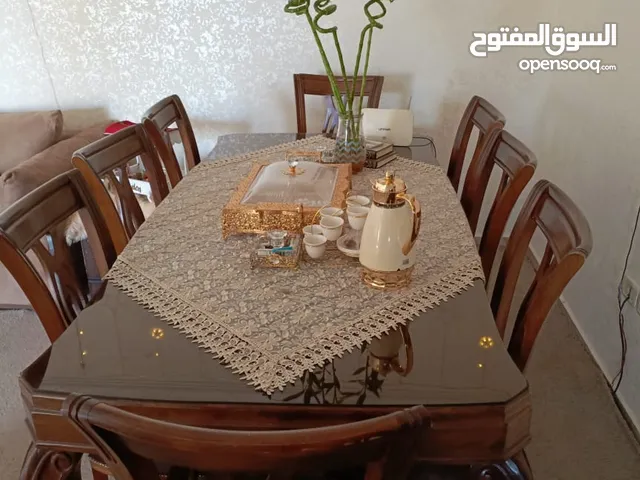 سفرة طعام 8كراسي خشب زان بالكامل شبه جديد