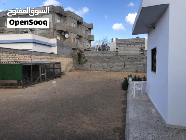 استراحة للايجار  عين زارة جمب زويتة شارع الفروسية
