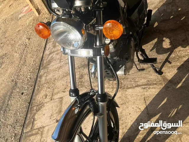 دراجة سوزوكي GN125H للبيع مع خوذة