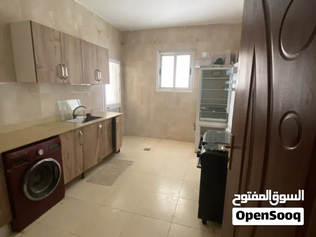 شقة في بلعون للايجار خلف فندق يوسف