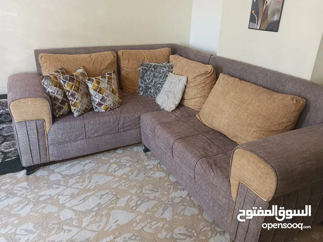 فضية بوفية زجاج و طقم كورنر للبيع