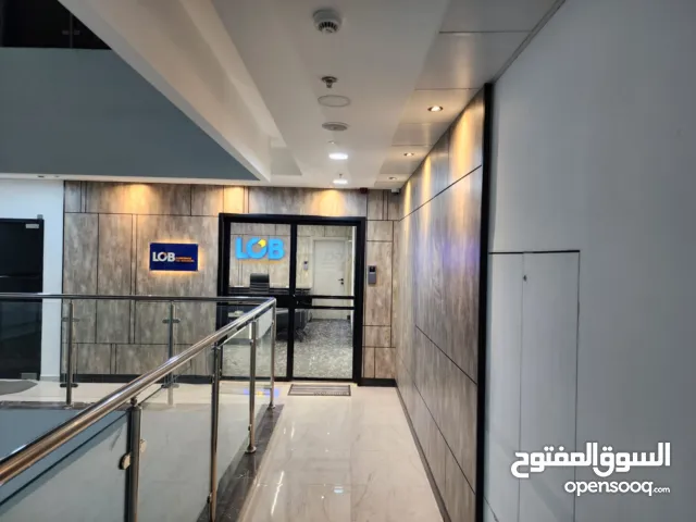 مكتب فخم للإيجار أو البيع