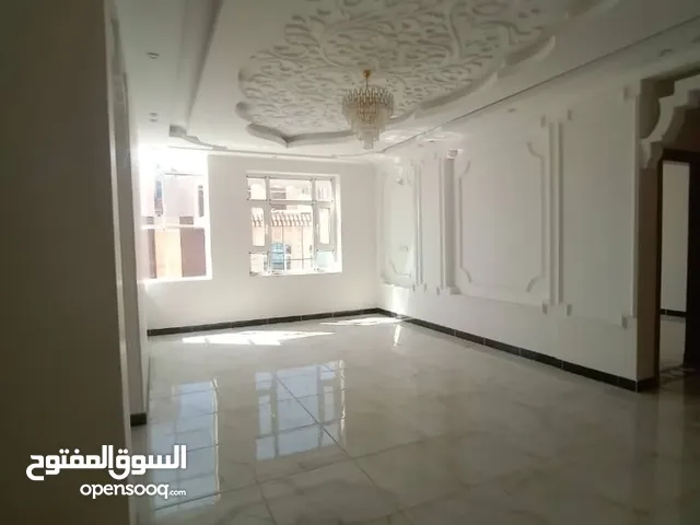 600 m2 4 Bedrooms Apartments for Rent in Sana'a Bayt Baws