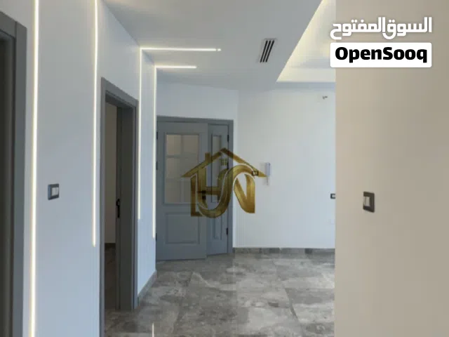 فيلا خدمية في النوفليين شارع تجاري ممتاز فيلا واجهتين بصيانه ممتازة واجهة جميلة